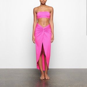 NWT SKIMS Swim Taffy Sarong